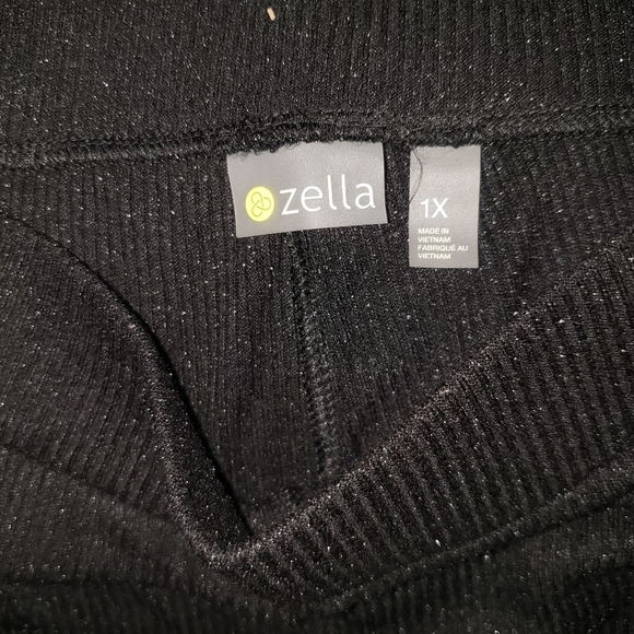 Activewear Joggers with a twist - Picture 2 of 4